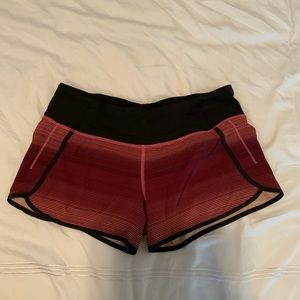 LULULEMON HOTTY HOT SHORT- 2.5 IN.
